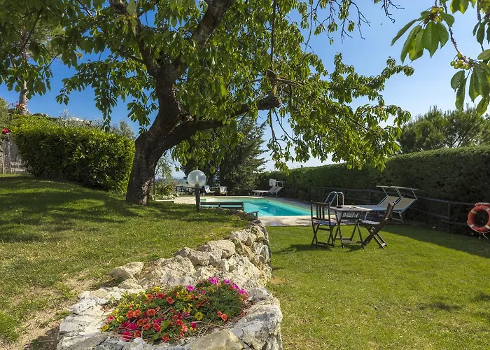 La Loggia * Кастель-Сан- Джиминьяно